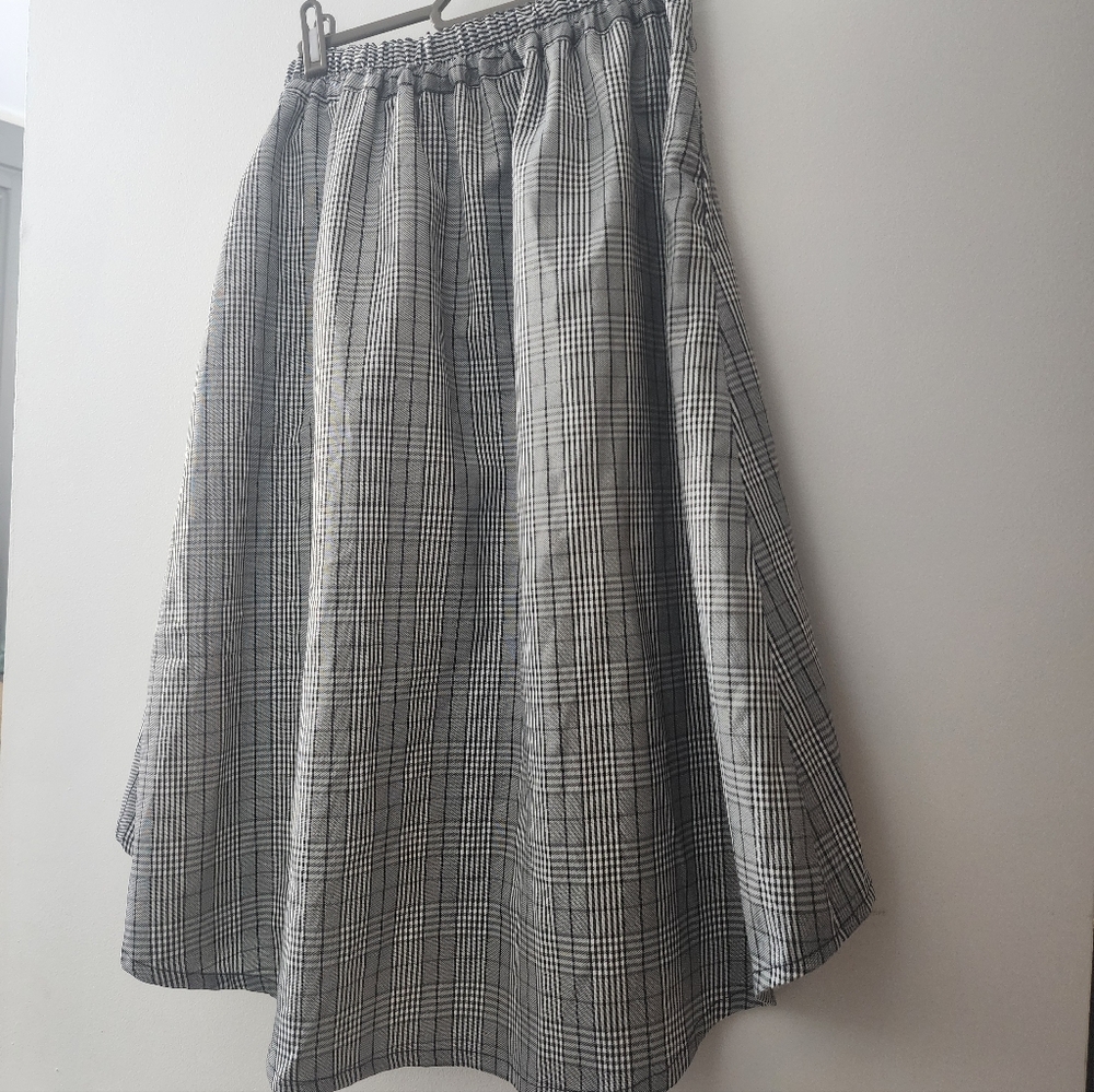 High Low Fun Skirt - Picture 6 of 11